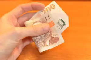120 Dolarů To Czk