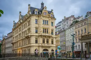 Vysoká Škola Karlovy Vary